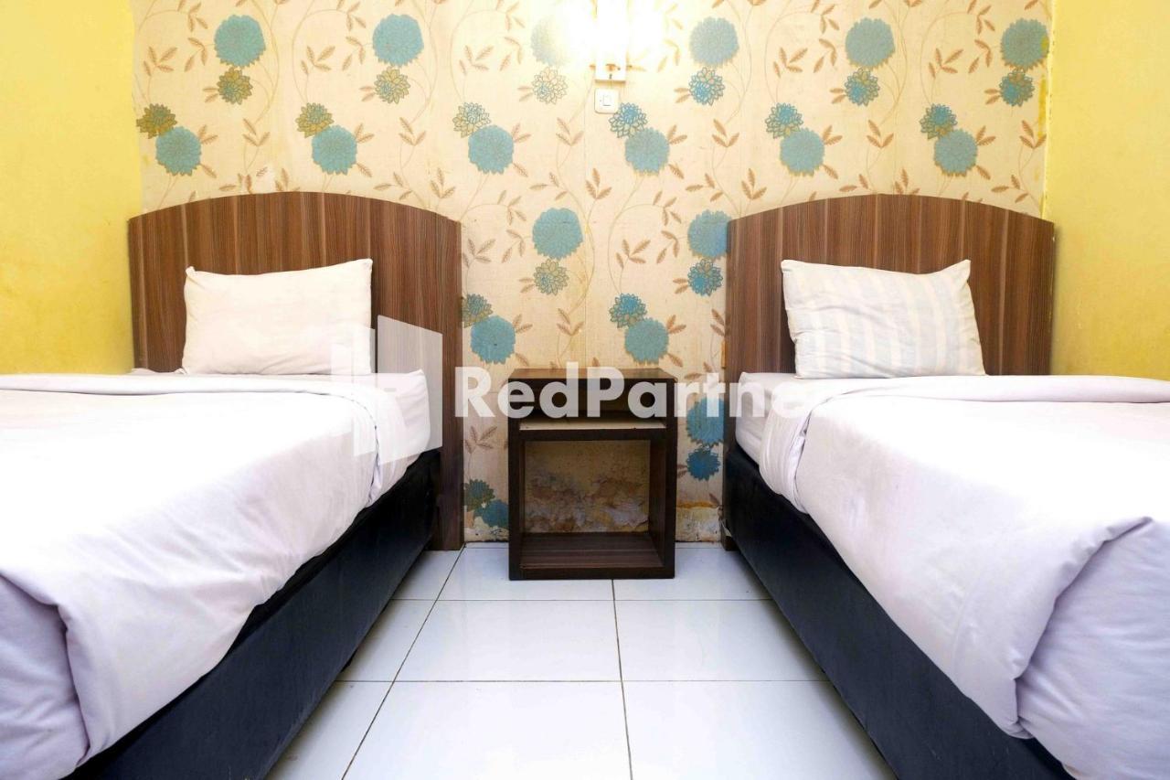 Hotel Permata Makassar Mitra Reddoorz Balangberu Buitenkant foto