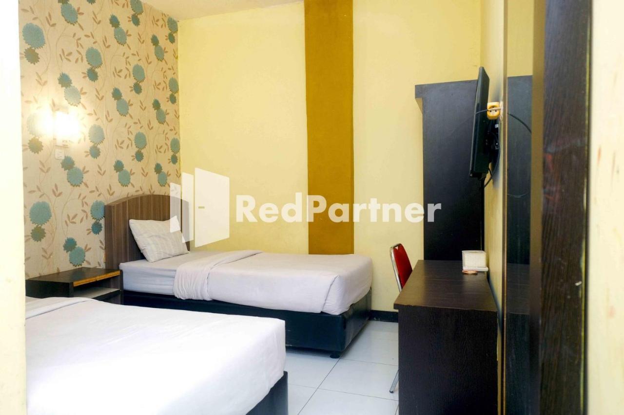 Hotel Permata Makassar Mitra Reddoorz Balangberu Buitenkant foto