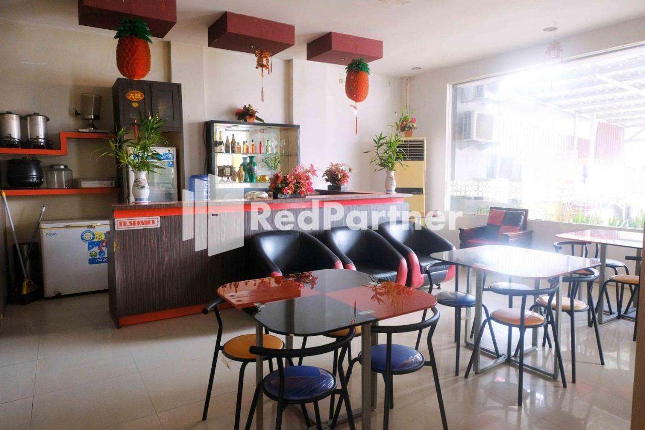 Hotel Permata Makassar Mitra Reddoorz Balangberu Buitenkant foto