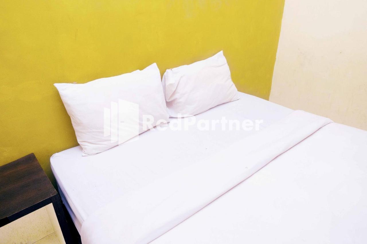Hotel Permata Makassar Mitra Reddoorz Balangberu Buitenkant foto