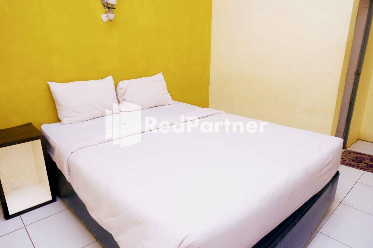 Hotel Permata Makassar Mitra Reddoorz Balangberu Buitenkant foto
