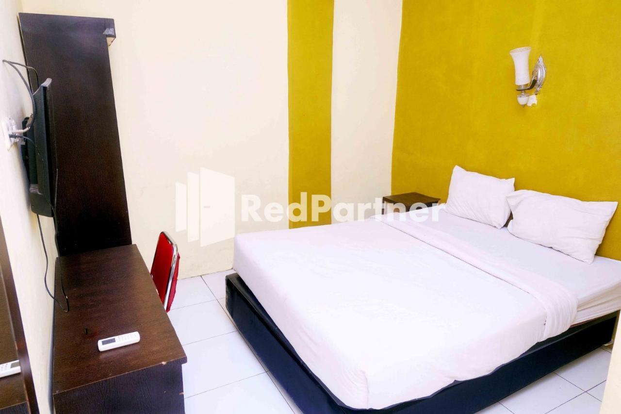 Hotel Permata Makassar Mitra Reddoorz Balangberu Buitenkant foto