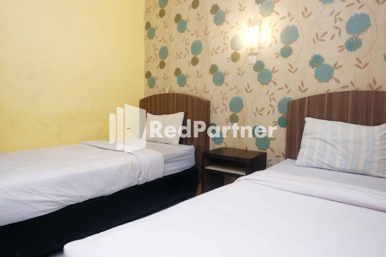 Hotel Permata Makassar Mitra Reddoorz Balangberu Buitenkant foto